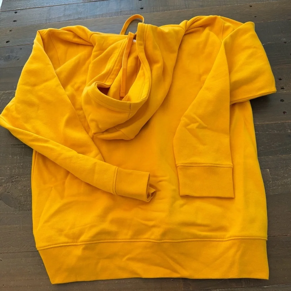 Yellow NHL Nashville Predators Hoodie - Picture 3 of 3